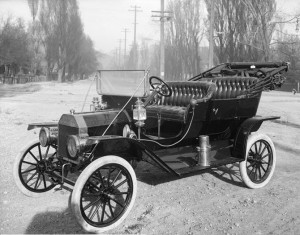 Ford, 1910 Model T Ford, commercial photo for advertisement by Harry Shipler, public domain image